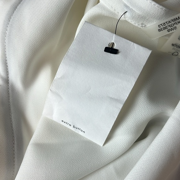 Calvin Klein Women’s Off white Button Down Shirt with black lining Large NWT - Picture 11 of 11